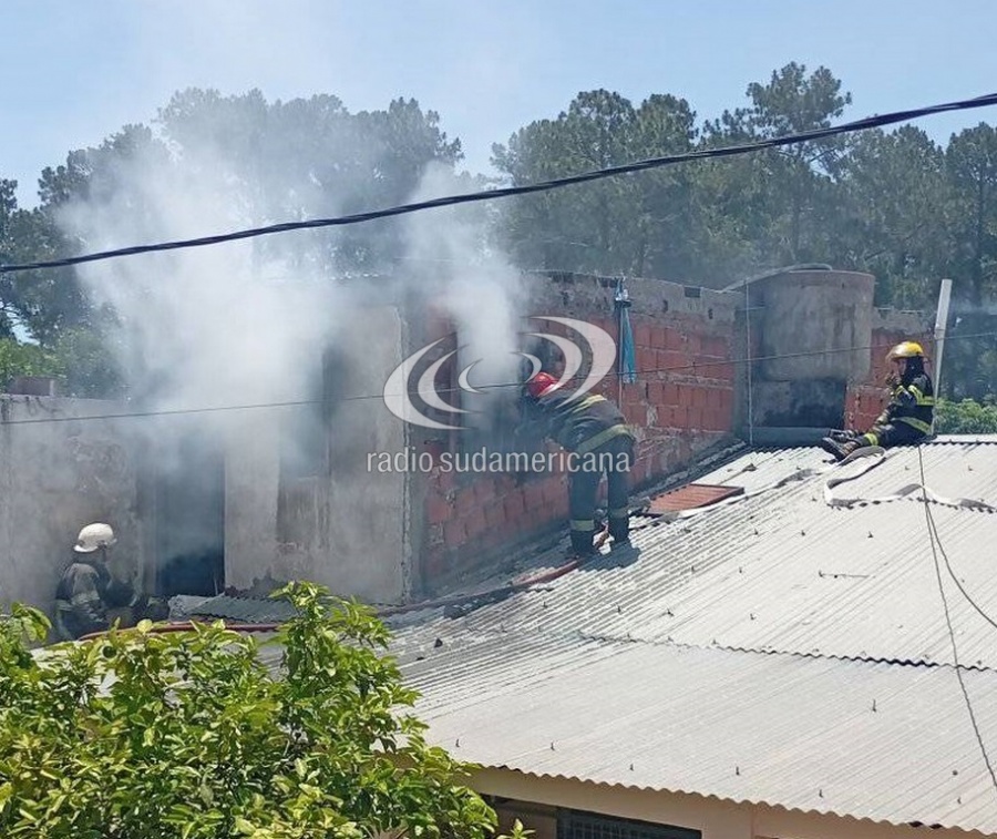 DOS HABITACIONES SE PRENDIERON FUEGO EN EL Bº SAN ANTONIO ESTE